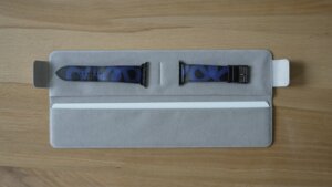 Apple Watch Hermès - Circuit H Single Tour Armband Noir/Bleu Électrique